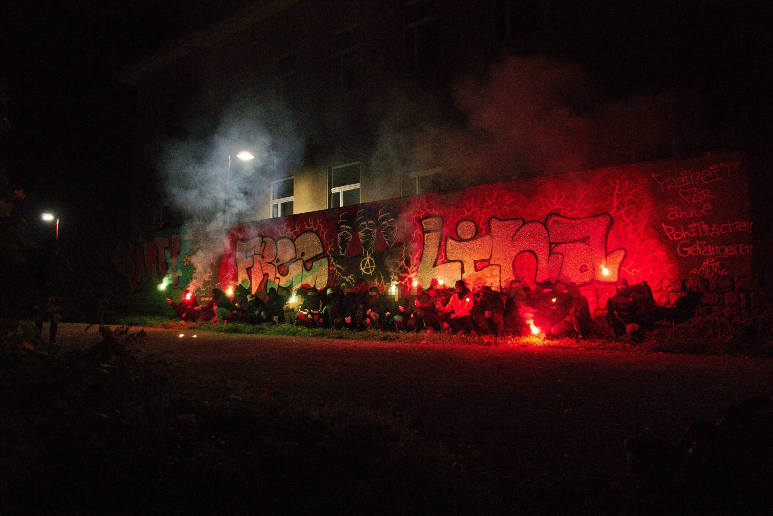Du betrachtest gerade Aufruf für die Solidaritäts-Demonstration am 04.11.2021 in Dresden zur einjährigen Inhaftierung von Lina