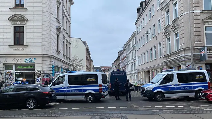 You are currently viewing Hausdurchsuchungen im Kontext des Antifa Ost-Verfahrens in Leipzig-Connewitz