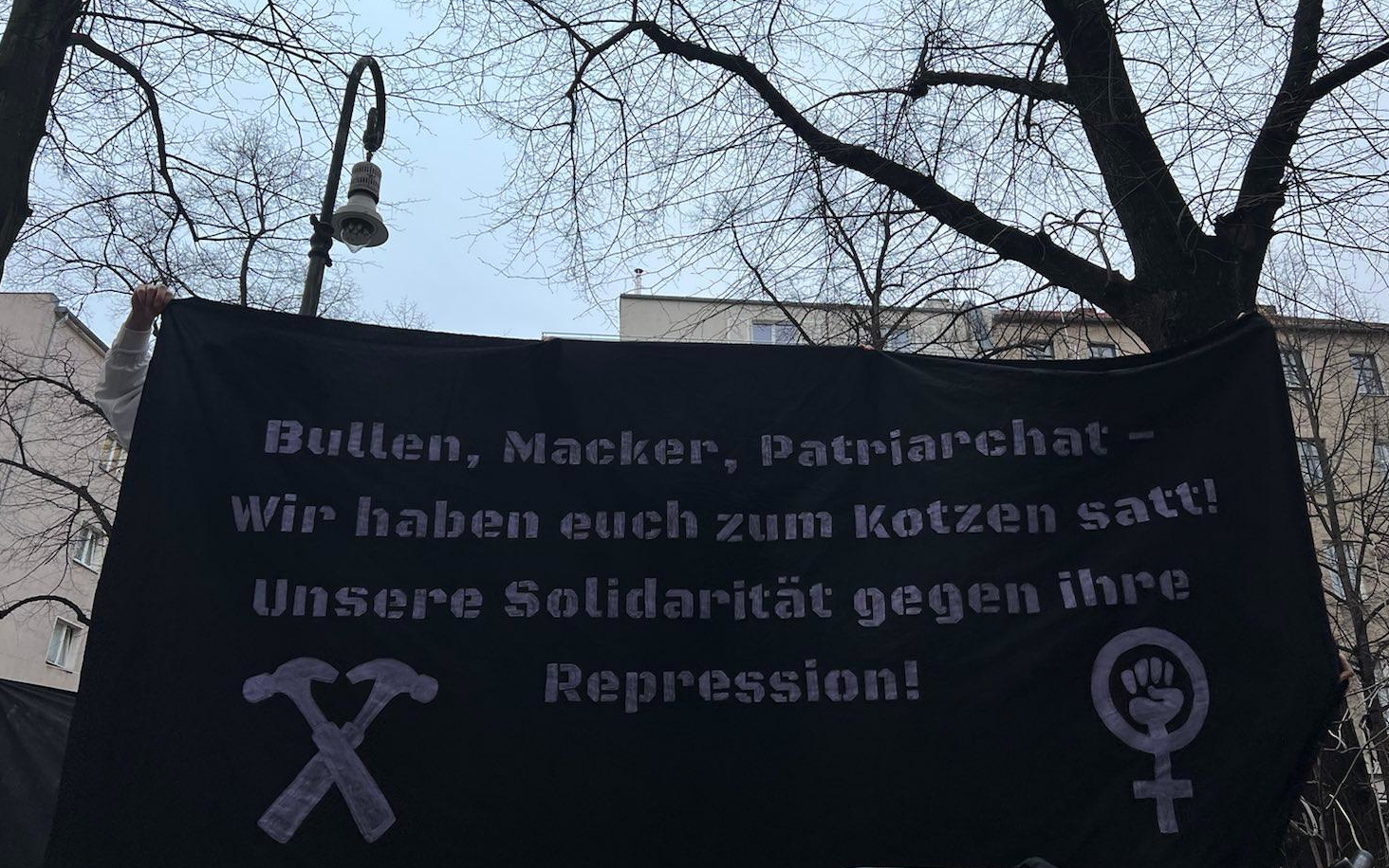 Read more about the article Aufruf zur solidarischen Prozessbegleitung am 10.02.2022 – Für einen grob ungehörigen Feminismus!