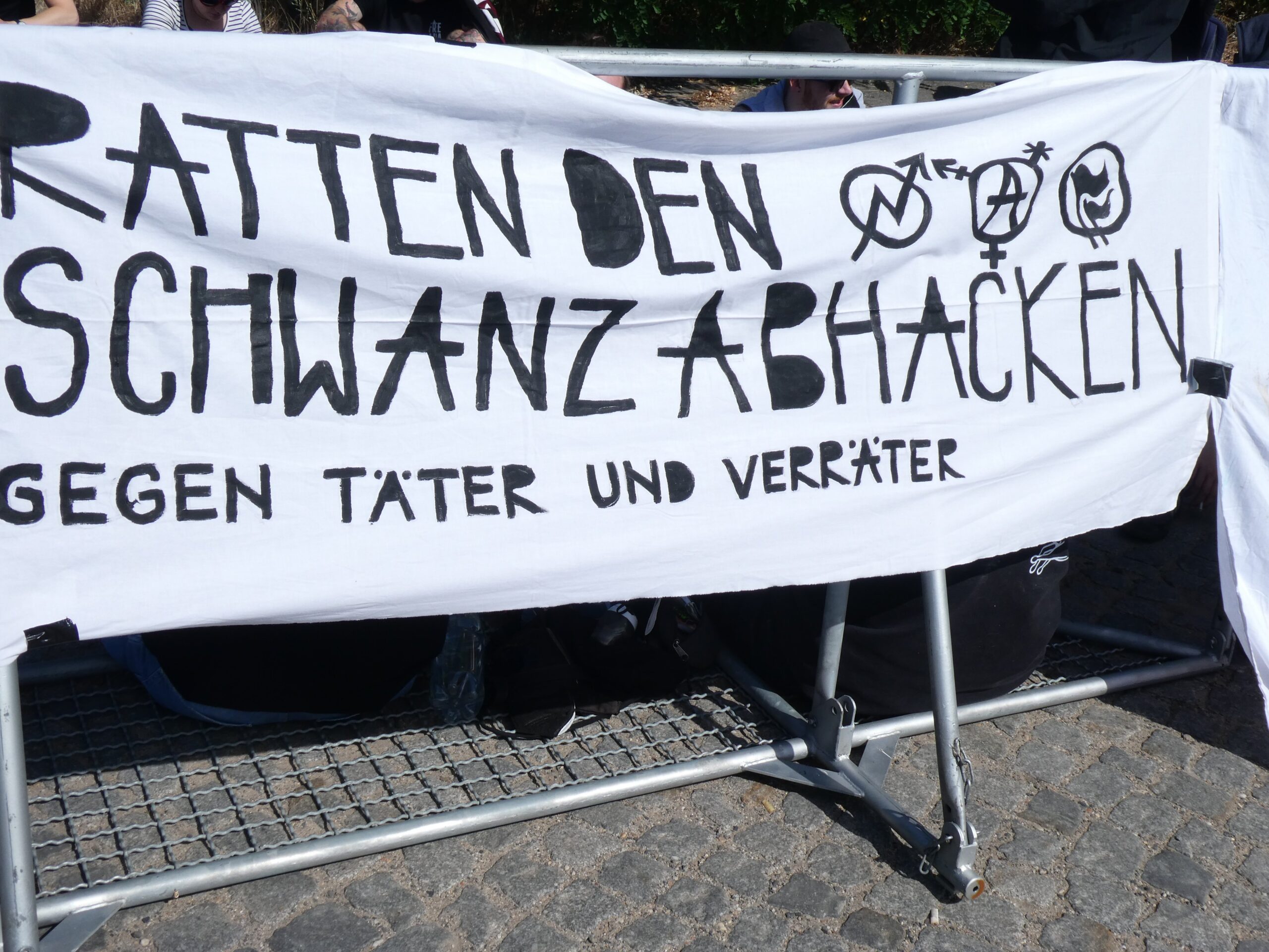 Read more about the article Redebeitrag des Solidaritätsbündnis Antifa Ost zur Kundgebung „Unsere Solidarität gegen politischen Verrat“ vor dem OLG Dresden am 28.07.2022