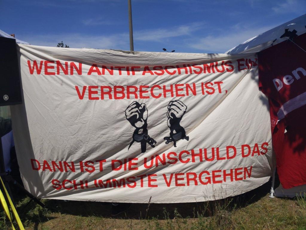 Read more about the article Redebeitrag: „Danke für die Solidarität und Unterstützung“ des Solidaritätsbündnis Antifa Ost